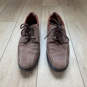 Johnston & Murphy Mens Sz 9 M, Soft Sheepskin, XC4 System Waterproof. Brown